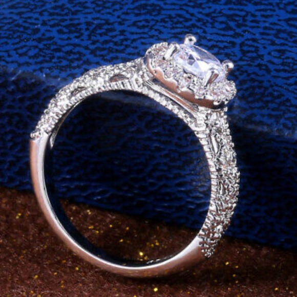 NEW 925 Sterling Silver Beautiful Ring - Picture 4 of 9